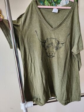 Long Horn Tshirt